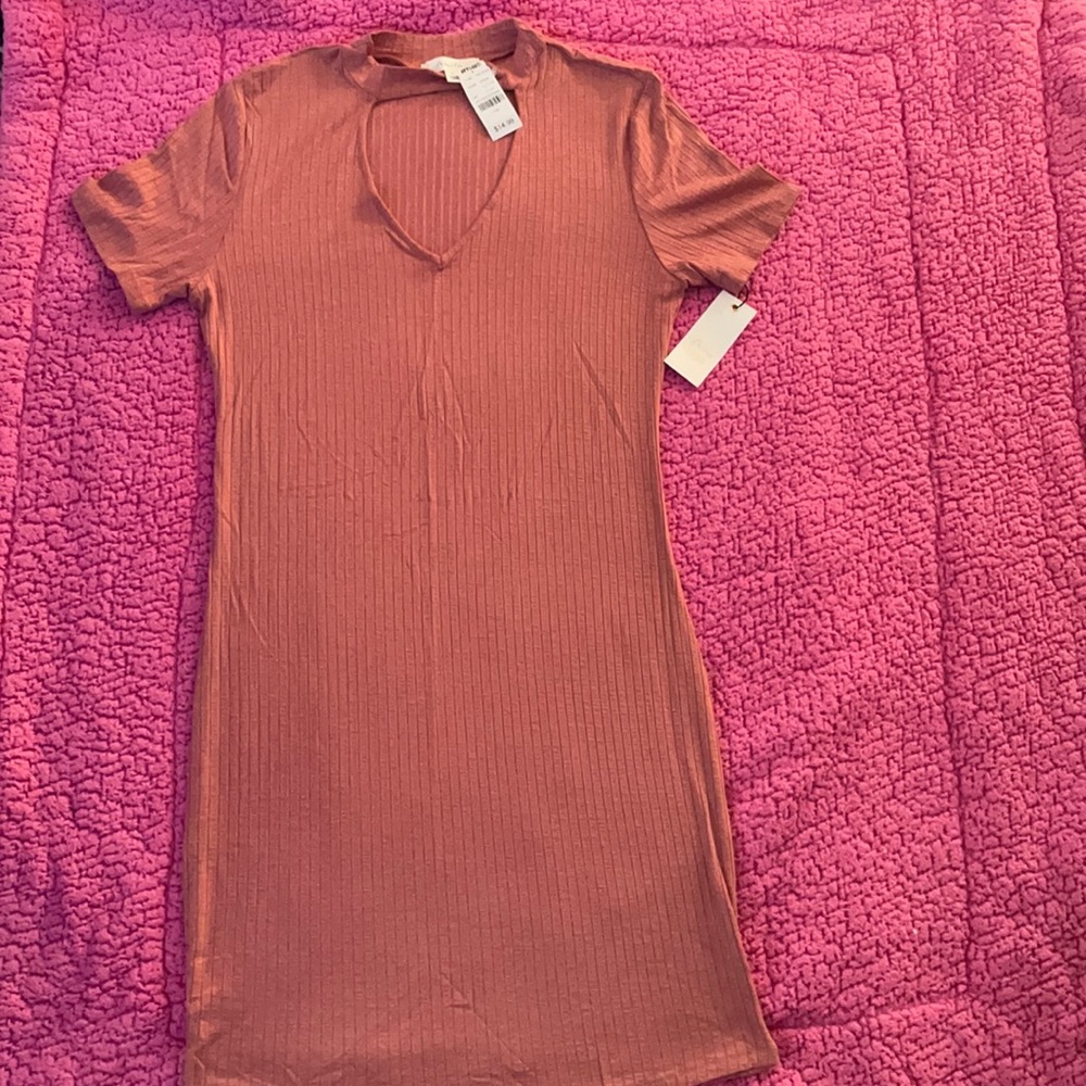 Short sleeve pink dress